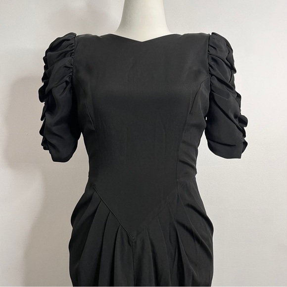 Vintage 80s Little Black Dress Statement Sleeves Open Back Knee Length Size 7/8 - Picture 3 of 11
